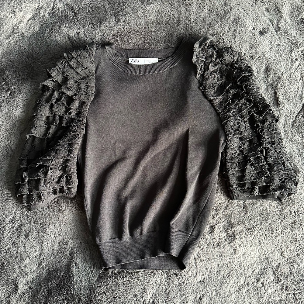 Zara sweater top